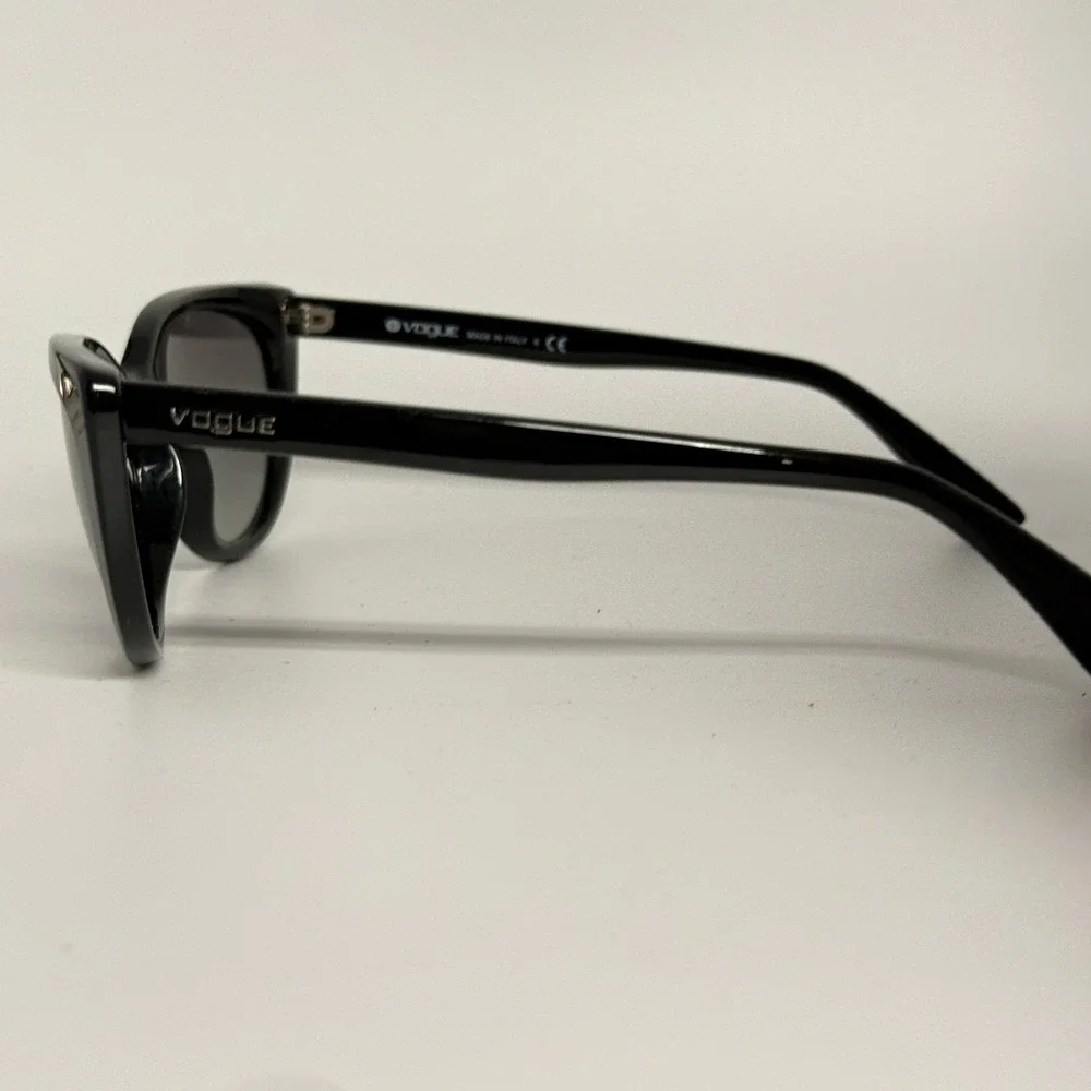 Vogue VO 2677-S W44/11 Black Cat Eye Sunglasses‎ Made in Italy 57-16-140